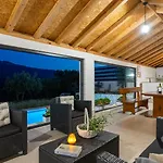 Pasika With Private 31m2 Pool, Summer Kitchen With Bbq, 4 Bedrooms *