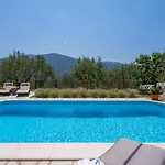 Pasika With Private 31m2 Pool, Summer Kitchen With Bbq, 4 Bedrooms