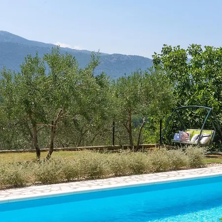 Villa Pasika With Private 31m2 Pool, Summer Kitchen With Bbq, 4 Bedrooms