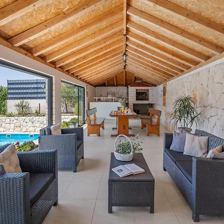 Pasika With Private 31m2 Pool, Summer Kitchen With Bbq, 4 Bedrooms Villa Kostanje