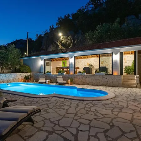 Villa Pasika With Private 31m2 Pool, Summer Kitchen With Bbq, 4 Bedrooms Kostanje