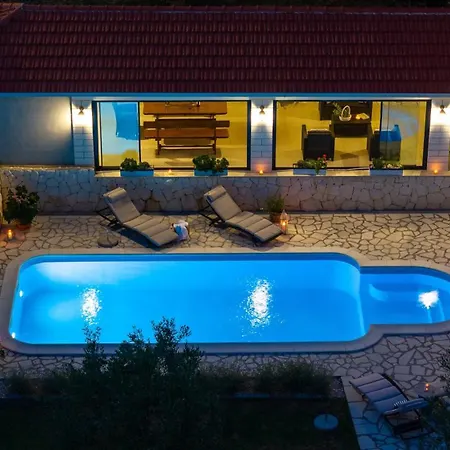 Pasika With Private 31m2 Pool, Summer Kitchen With Bbq, 4 Bedrooms * Kostanje